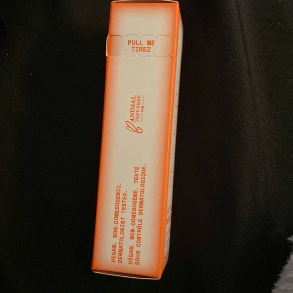 AIR HUG CONCEALER in shade 400 - Picture 2 of 4